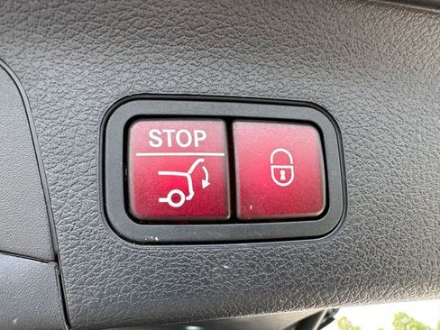 Used 2023 Mercedes-Benz GLS 450 4MATIC image 18