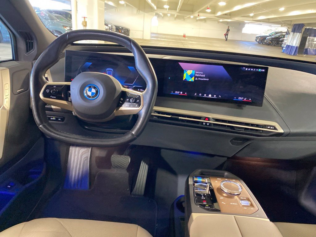 Used 2024 BMW iX xDrive50 w/ Premium Package AWD/4WD image 14