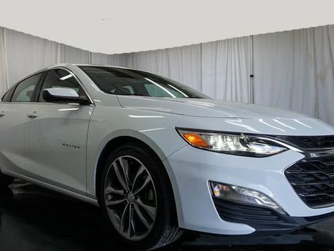 Used 2024 Chevrolet Malibu LT FWD image 2
