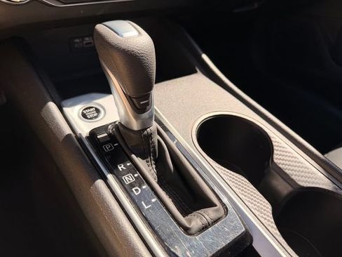 Used 2025 Nissan Altima 2.5 SV FWD image 19