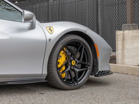 Used 2022 Ferrari F8 Tributo RWD image 22
