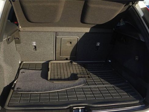 Used 2021 Volvo XC40 T5 Inscription w/ Advanced Package image 13