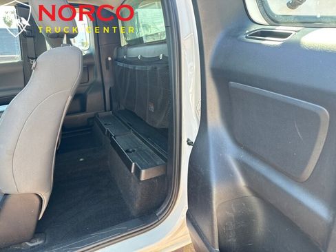 Used 2018 Toyota Tacoma SR image 14