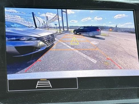 Used 2025 Chevrolet Malibu LT image 30