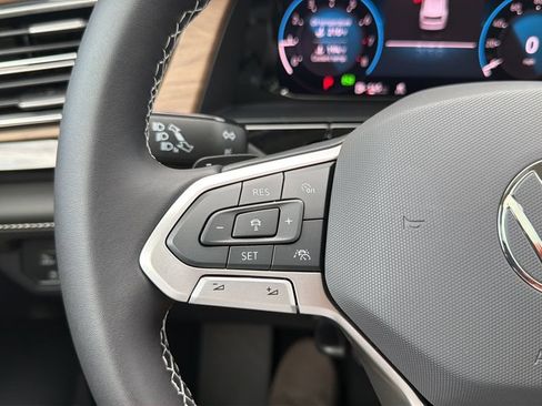 New 2026 Volkswagen Atlas SE FWD image 21