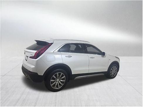 Certified 2022 Cadillac XT4 Premium Luxury w/ Enhanced Visibility Package image 6