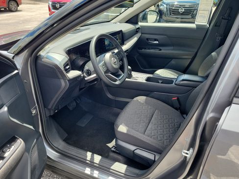 Certified 2025 Nissan Kicks SV FWD image 11