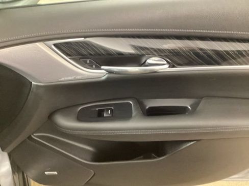 Used 2020 Cadillac XT6 Premium Luxury FWD image 23