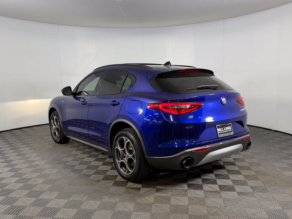 Used 2023 Alfa Romeo Stelvio Ti AWD/4WD image 7