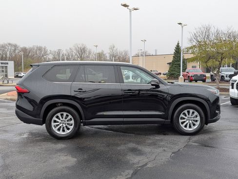 Certified 2024 Toyota Grand Highlander XLE image 9