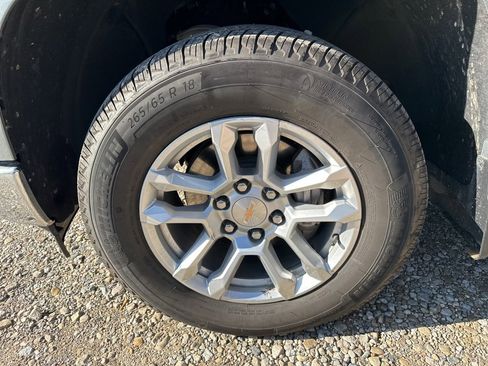 Used 2025 Chevrolet Silverado 1500 LT image 39