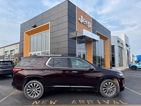 Used 2023 Chevrolet Traverse Premier AWD/4WD image 1