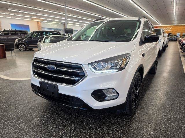 Used 2018 Ford Escape SE w/ SE Sport Appearance Package AWD/4WD image 2