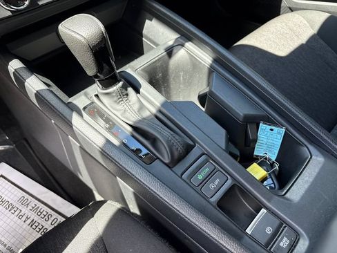 Used 2025 Honda Accord LX image 28