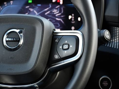 Certified 2025 Volvo XC40 B5 Plus image 23