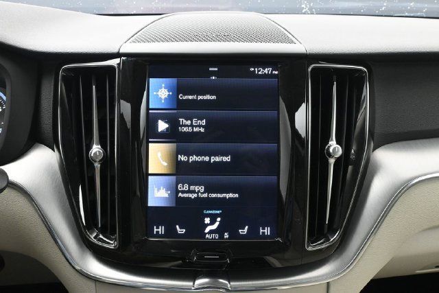 Used 2019 Volvo XC60 T5 Momentum w/ Multimedia Package FWD image 14