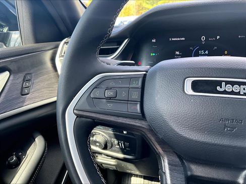 Used 2024 Jeep Grand Cherokee Limited 4xe image 23