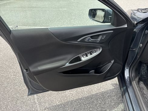 Used 2021 Chevrolet Malibu LT FWD image 18