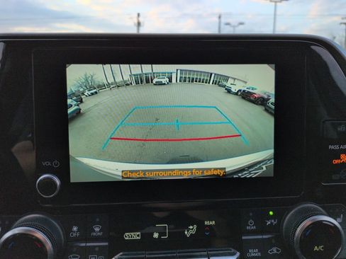 Used 2023 Toyota Highlander XLE image 20