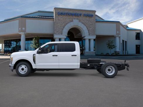 New 2025 Ford F350 XL w/ XL Chrome Package image 3
