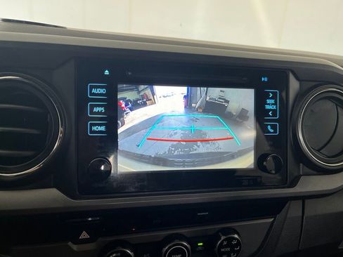 Used 2017 Toyota Tacoma TRD Off-Road w/ Tow Package RWD image 70