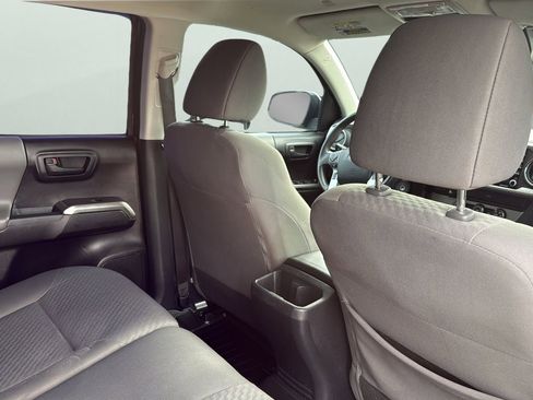 Used 2020 Toyota Tacoma SR5 w/ SR5 Appearance Package (SM) RWD image 26