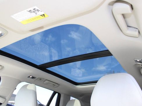 Used 2016 Volvo XC90 T6 Momentum w/ Momentum Plus Package image 18