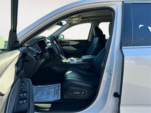 Used 2023 Acura MDX SH-AWD image 9