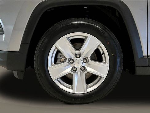 Used 2022 Jeep Compass Latitude image 33