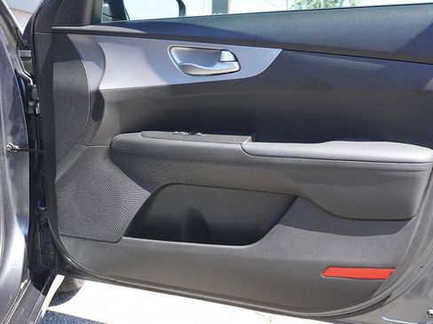 Used 2023 Kia Forte LXS FWD image 19