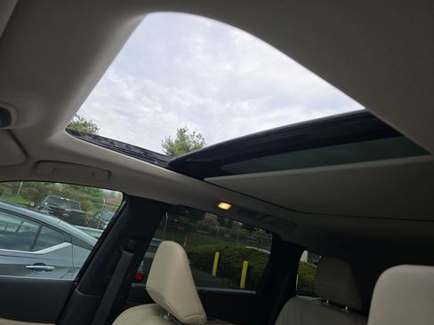 Used 2023 INFINITI QX60 Luxe w/ Performance Audio Package image 9