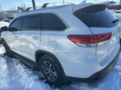 Used 2019 Toyota Highlander XLE image 6