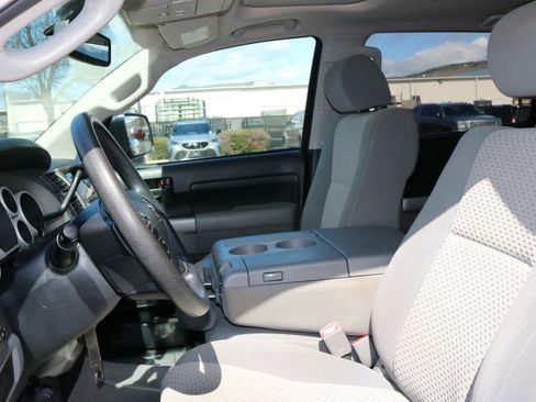 Used 2010 Toyota Tundra 4x4 CrewMax image 27