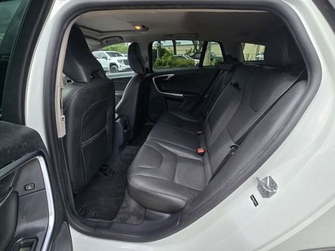 Used 2018 Volvo V60 T5 Cross Country w/ Convenience Package AWD/4WD image 15