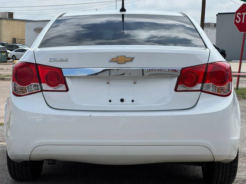 Used 2012 Chevrolet Cruze LS w/ Connectivity Package FWD image 6