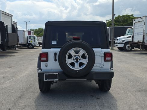 Used 2021 Jeep Wrangler Unlimited Sport AWD/4WD image 6