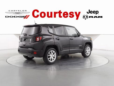 Certified 2023 Jeep Renegade Latitude image 5