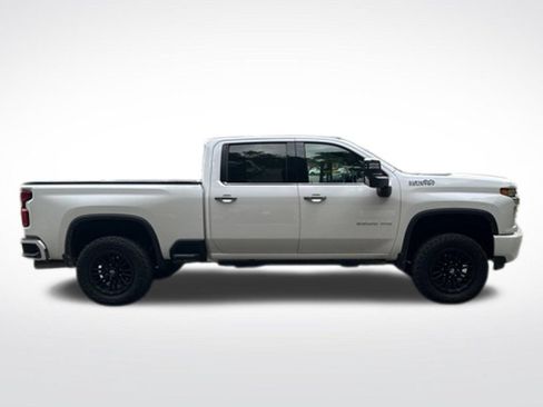 Used 2020 Chevrolet Silverado 2500 High Country w/ Z71 Off-Road Package AWD/4WD image 6