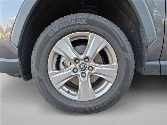 Used 2022 Toyota RAV4 XLE w/ Convenience Package FWD image 13