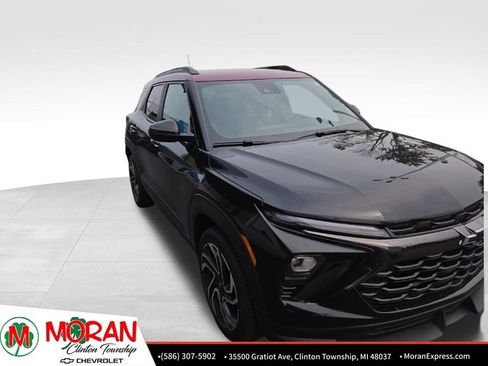 Used 2024 Chevrolet TrailBlazer RS w/ Convenience Package AWD/4WD image 2