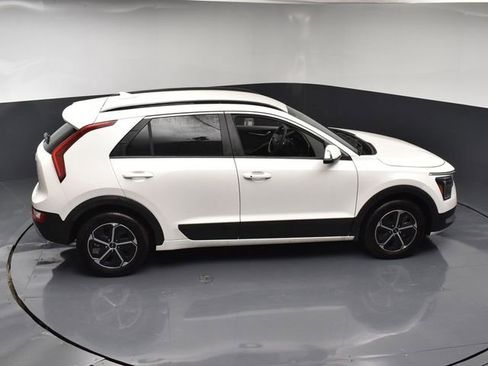 Used 2025 Kia Niro EX image 48