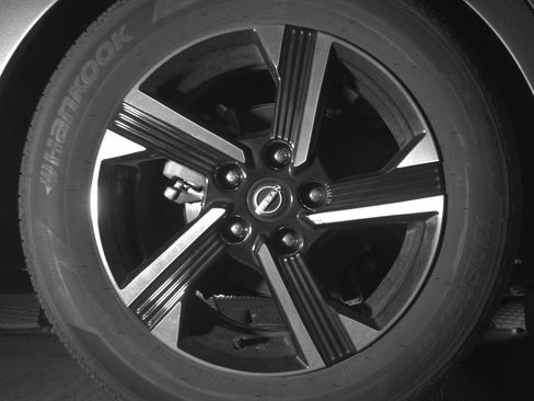 Used 2025 Nissan Sentra SV FWD image 18