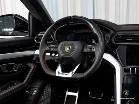 Used 2019 Lamborghini Urus AWD/4WD image 24