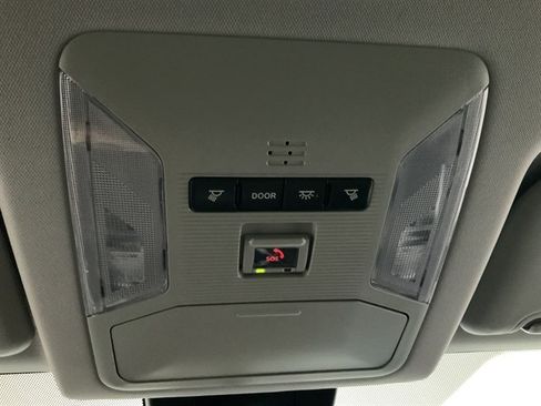 Used 2021 Toyota RAV4 LE AWD/4WD image 27