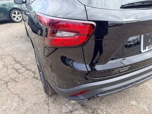 New 2026 Chevrolet Trax RS w/ Sunroof Package FWD image 8