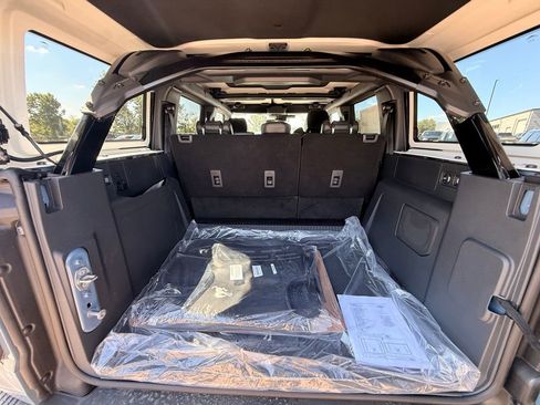 New 2025 Ford Bronco Raptor AWD/4WD image 14