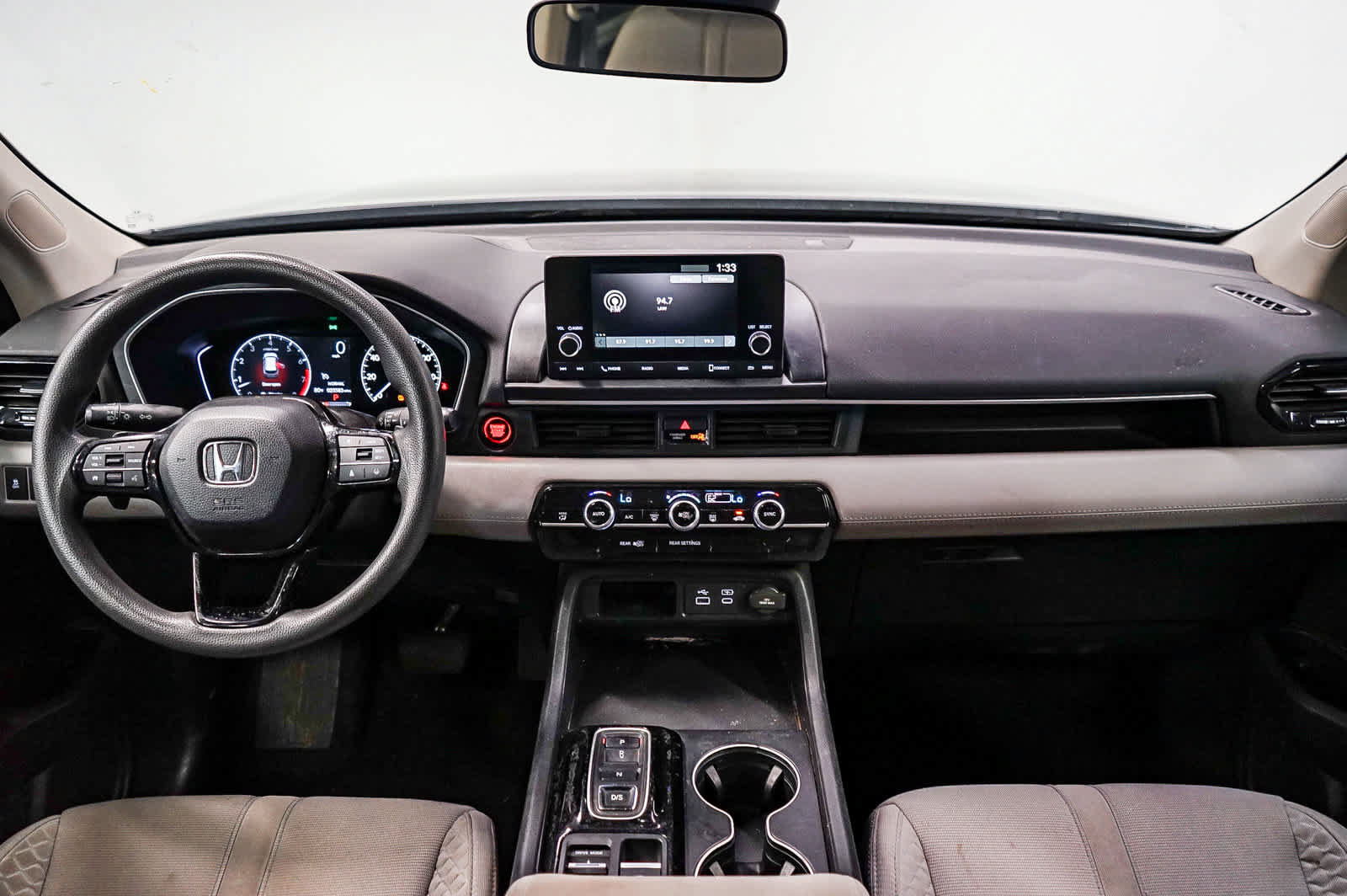 Used 2023 Honda Pilot LX image 12