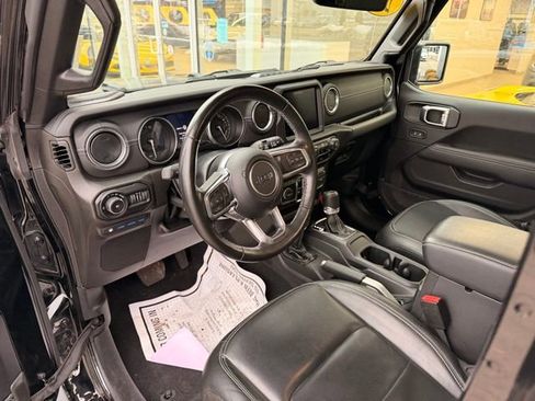 Used 2022 Jeep Wrangler Unlimited Sahara w/ Cold Weather Group image 11