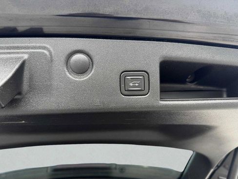 Used 2020 Chevrolet Equinox LT image 56