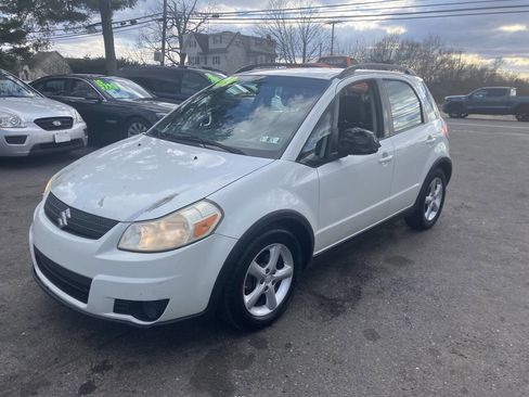 Used 2009 Suzuki SX4 AWD Hatchback image 3